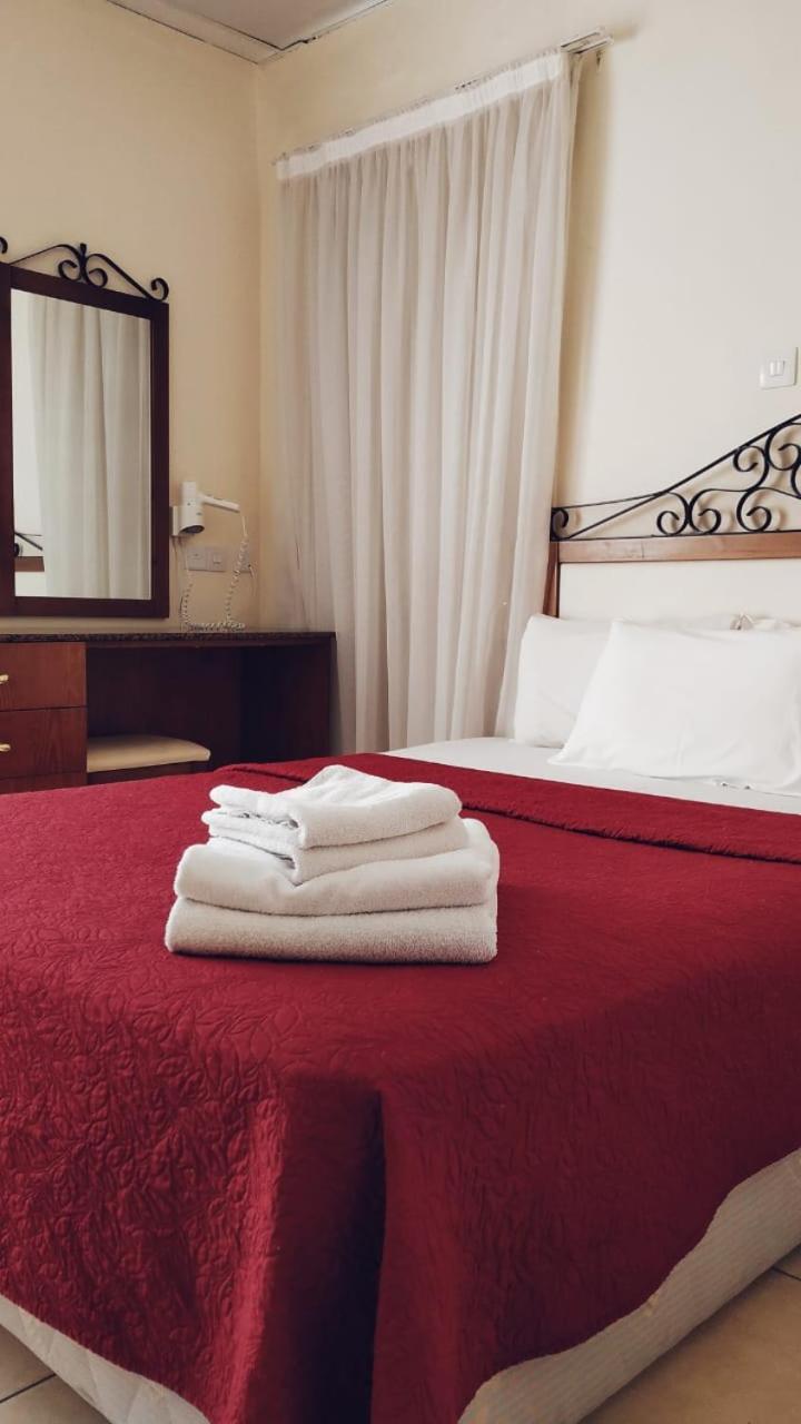 Mackenzie Beach Hotel Larnaca Esterno foto